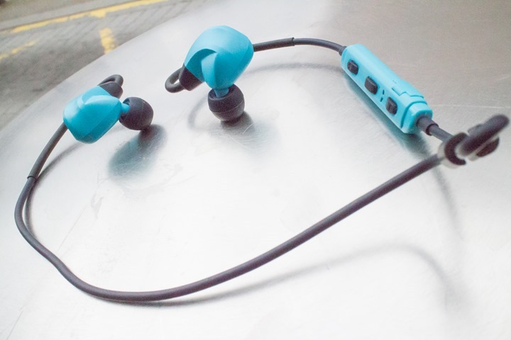 TomTom-Spark-Bundled-Headphones TomTom-Spark-Bundled-Headphones